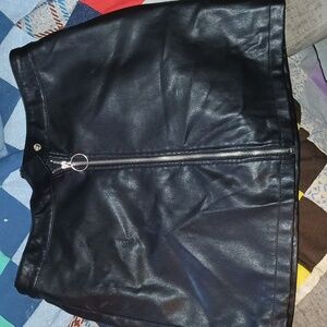 Woman's size large forever 21 faux leather skirt